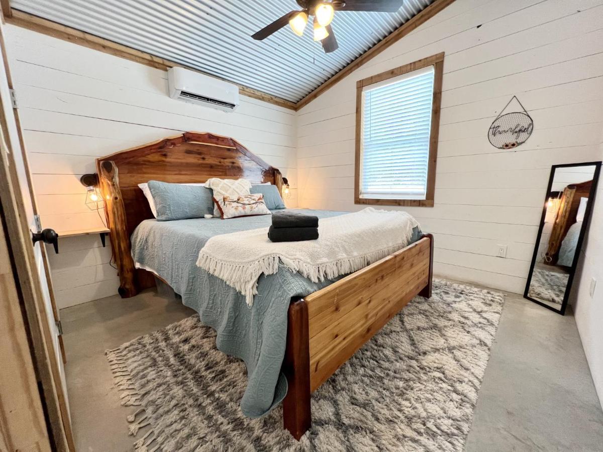 Hummingbird Haus - Hill Country Views On 20 Acres With Firepit Villa Spring Branch Kültér fotó