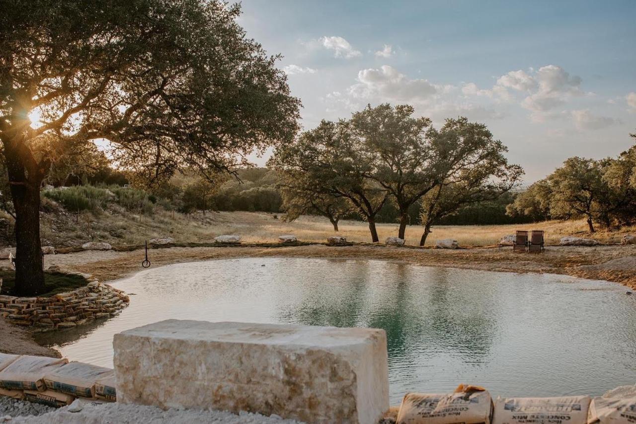 Hummingbird Haus - Hill Country Views On 20 Acres With Firepit Villa Spring Branch Kültér fotó